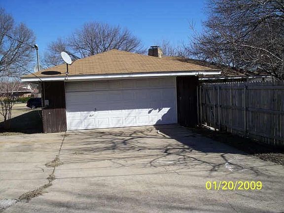 2nd image of 4015 Oak Arbor Dr
