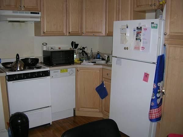 2nd image of 22 Myrtle St #4