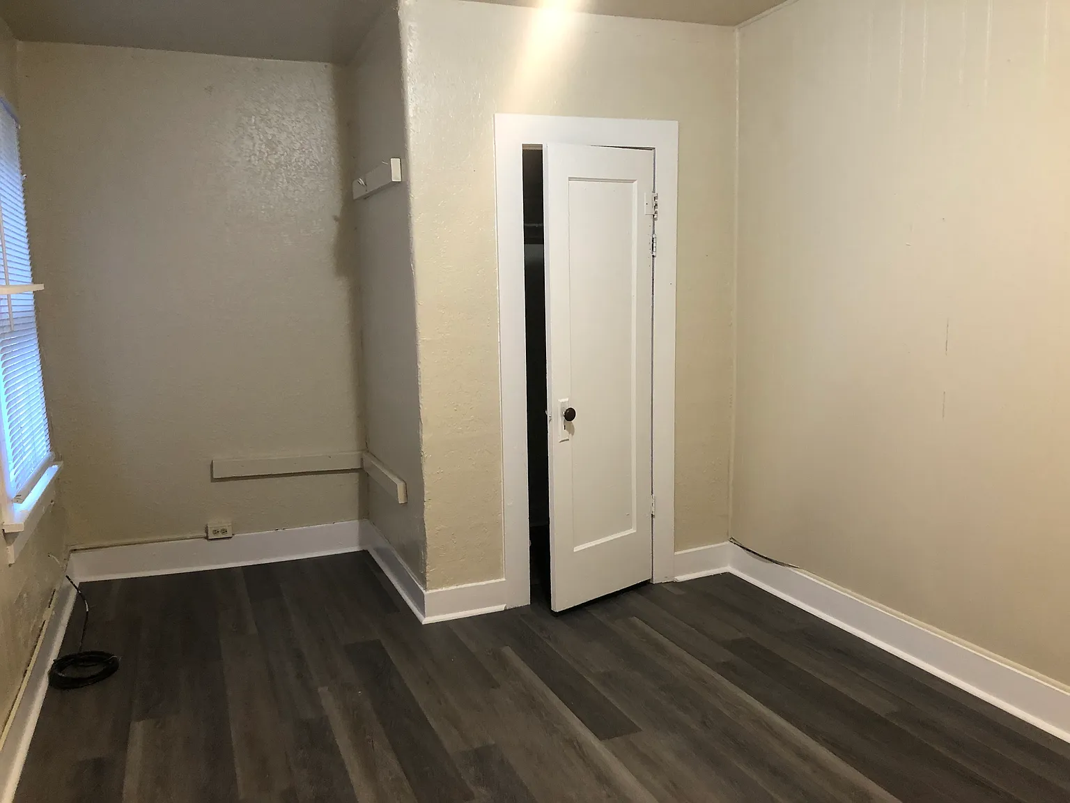 4 bed, 1600 sqft, $1,200 — Photo 2