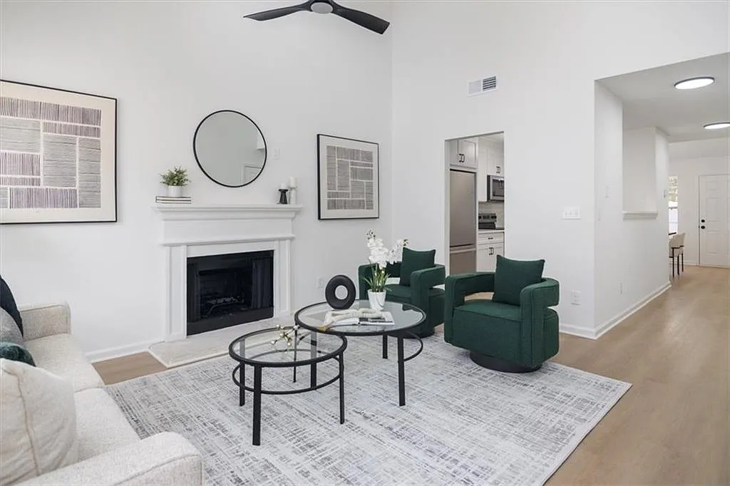 3 bed, 2.5 bath, 1394 sqft, $2,250 — Photo 3