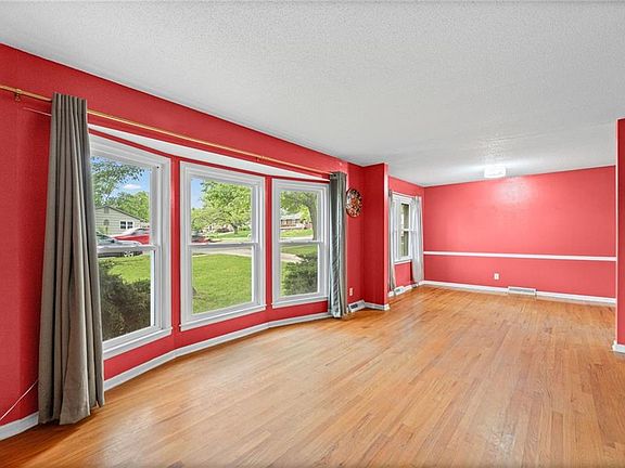 4th image of 1610 NE 68th St