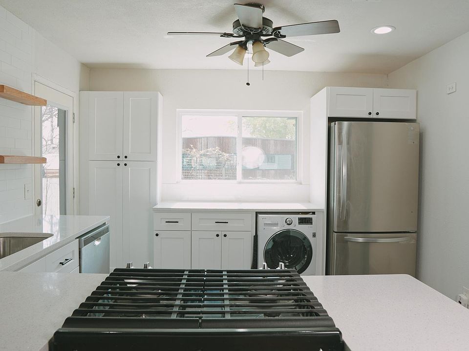 kitchen: washer/dryer