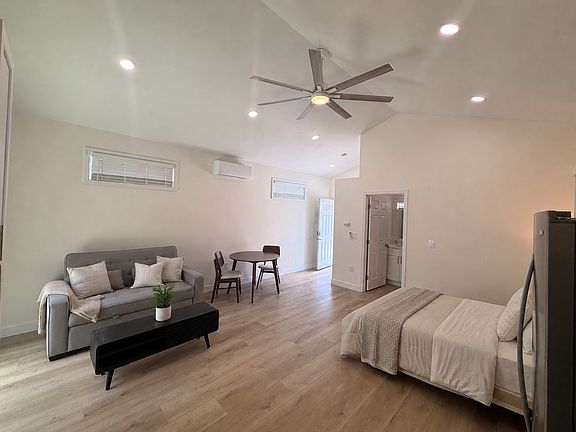 2nd image of 5174 Alamosa Park Dr #B