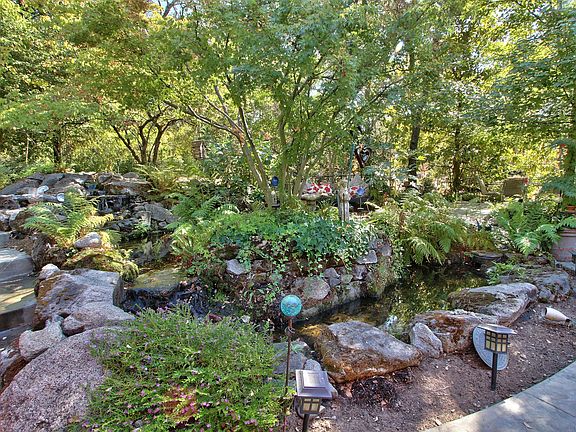 5th image of 9820 Mosswood Cir