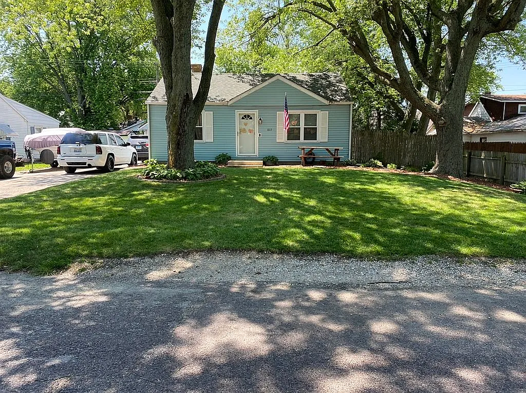 822 E Tripp Ave photo 1
