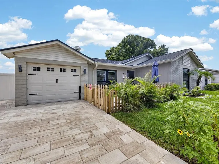 614 Stillview Cir — Photo 3