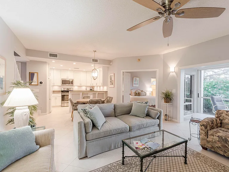2403 Fairway Dr N — Photo 3