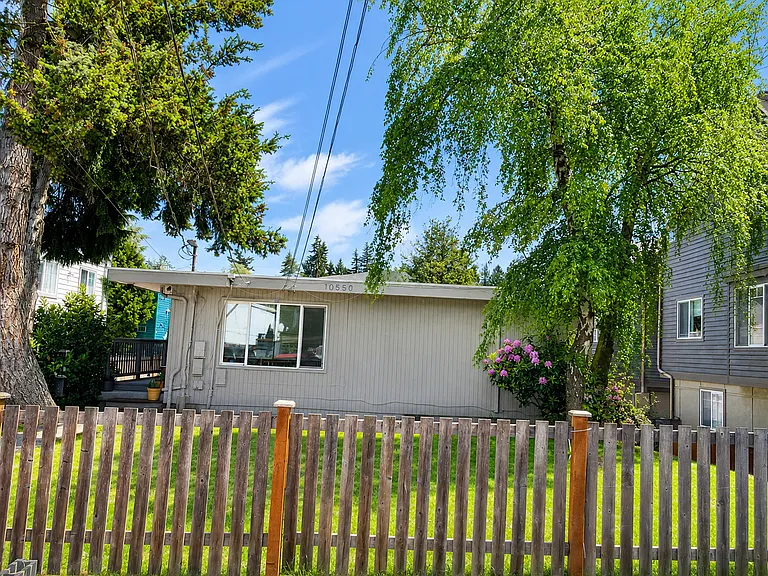 10550 Midvale Ave N #2 — Photo 8