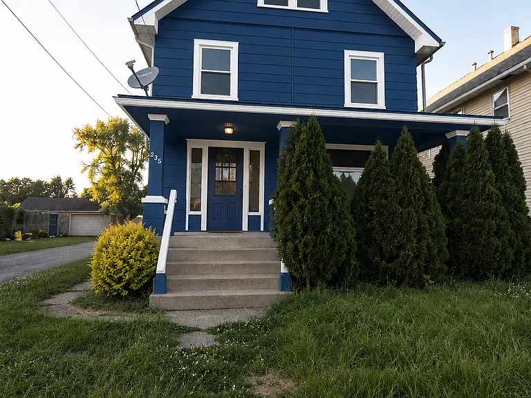 235 Sexton St — Photo 1