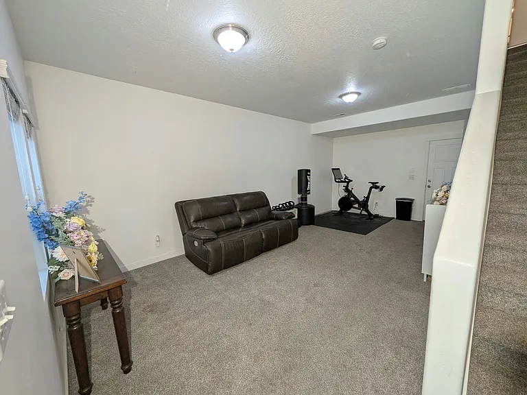 688 E 355 N — Photo 3