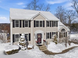 101 Woodruff Rd, Clinton, MA 01510