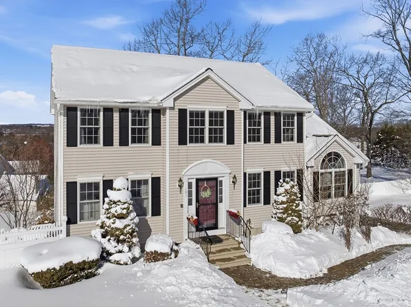 101 Woodruff Rd, Clinton, MA 01510
