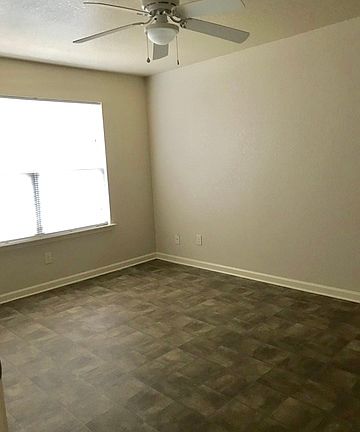 4th image of 4607 Hollyspring Dr
