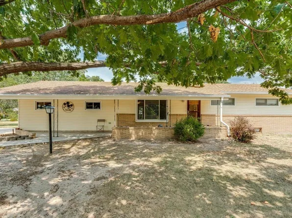 1500 E 35th Ave, Hutchinson, KS 67502