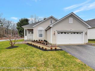 2 Silverspring Dr, Lakewood, NJ 08701