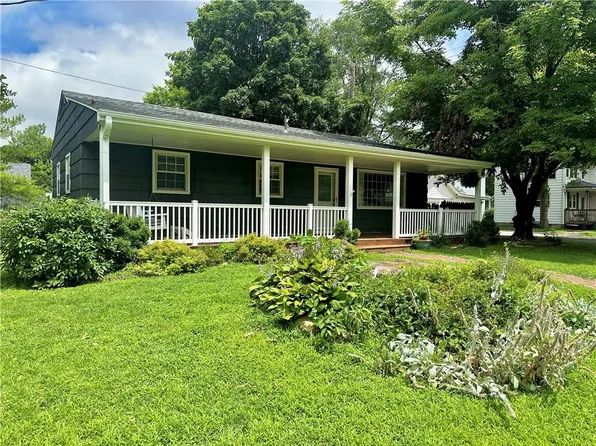 215 W Grant St, Maryville, MO 64468