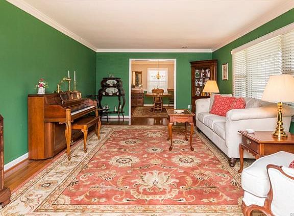 5th image of 9147 Avondale Dr