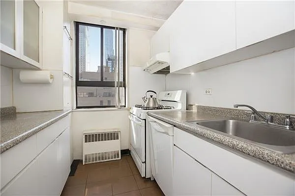 Sold by Sumitomo Real Estate Sales | media 16