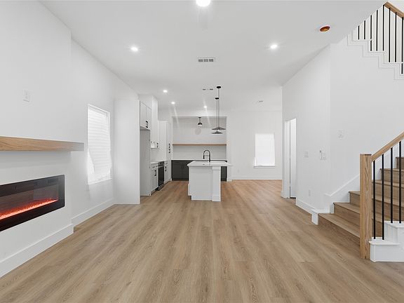 5th image of 2515 Macon St
