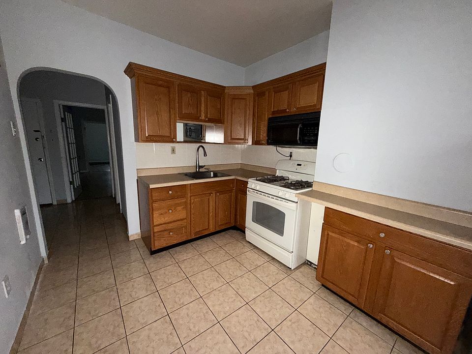 1st image of 243 Liberty Ave #1L