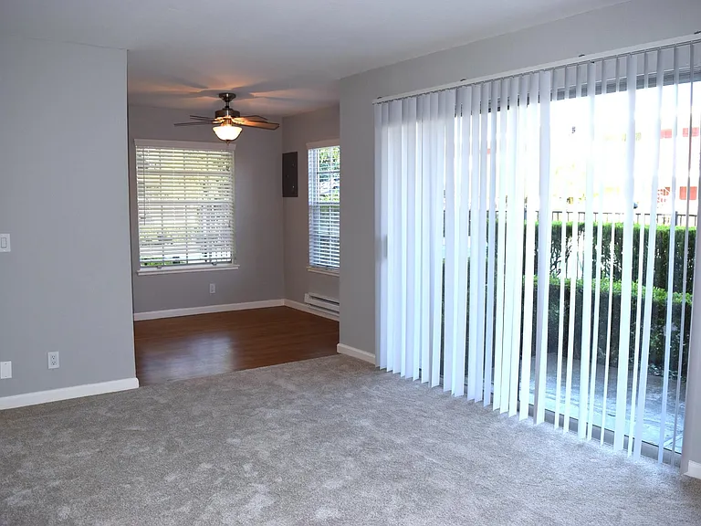 Normandy Park Apartments — Photo 16