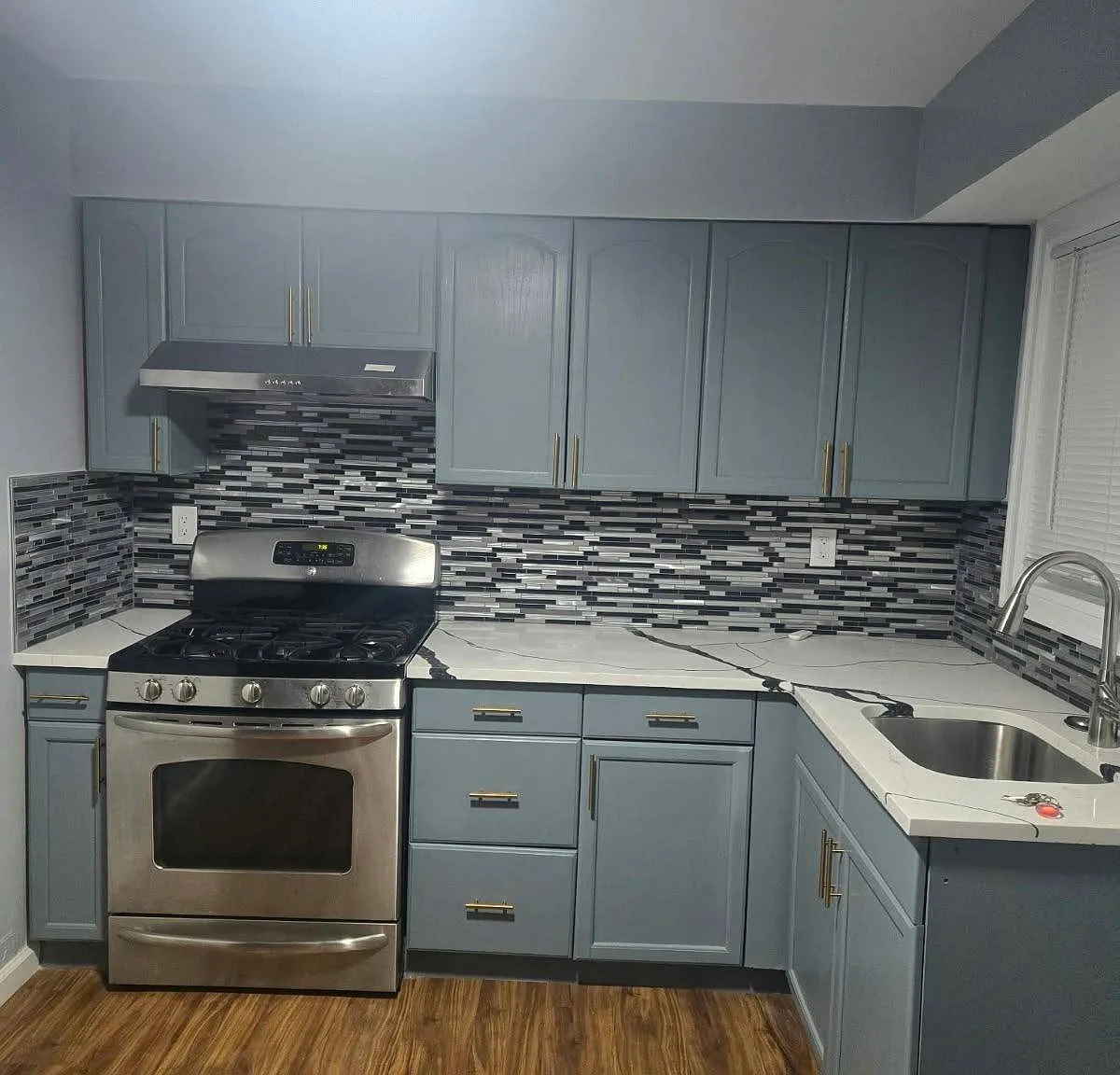 2 bed, 1.0 bath, $3,100 — Photo 1