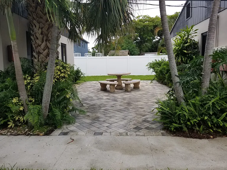 NE 22nd Ave — Photo 16