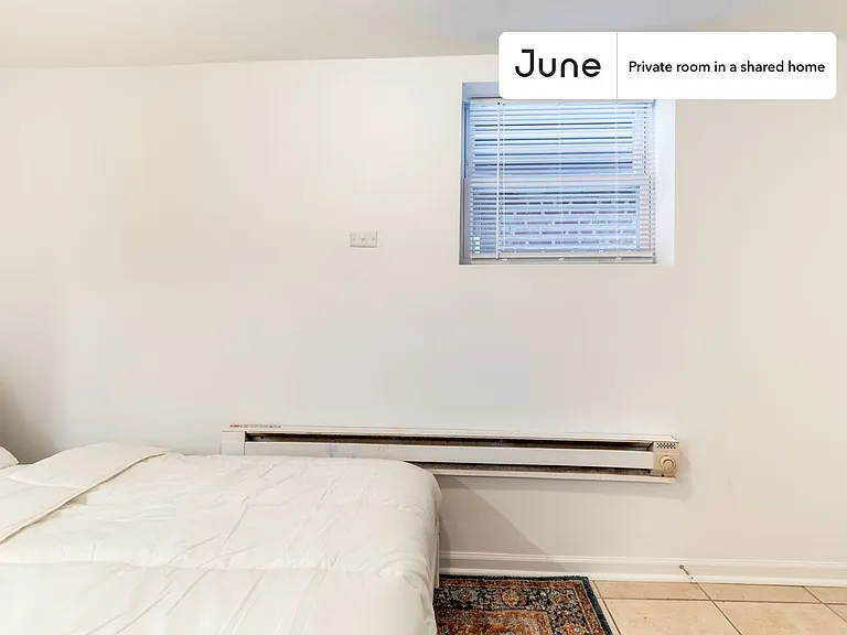 1841 N Mozart St #B — Photo 4