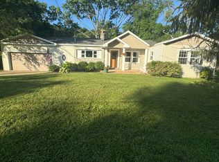 8715 Pardee Ln, Saint Louis, MO 63126