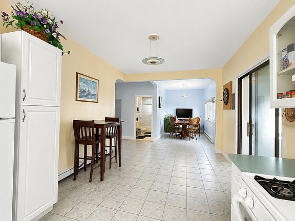 4th image of 20A Main St #3