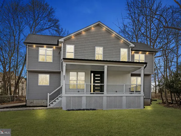 221 Horsham Rd, Hatboro, PA 19040