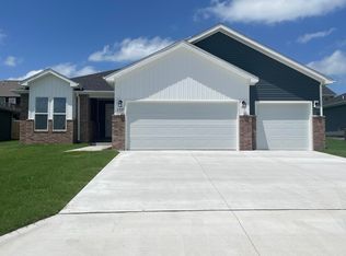 1513 E Charlton St, Republic, MO 65738