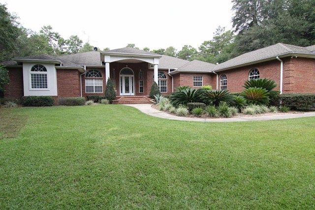 1st image of 2725 Edgewater Dr