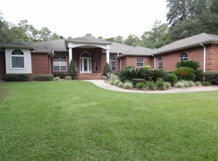 2725 Edgewater Dr, Niceville, FL 32578