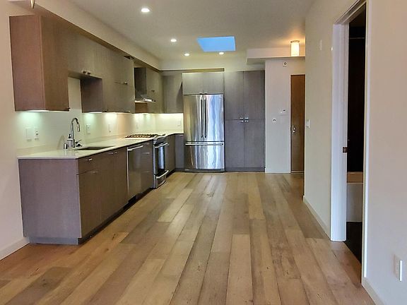 2nd image of 2652 Harrison St APT 402