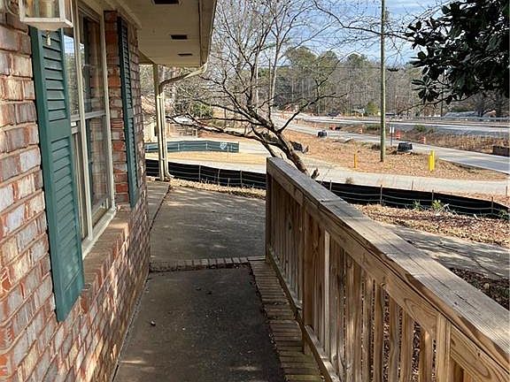 4th image of 8475 Lee Rd