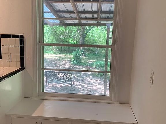 4th image of 4824 Melita Ave #7