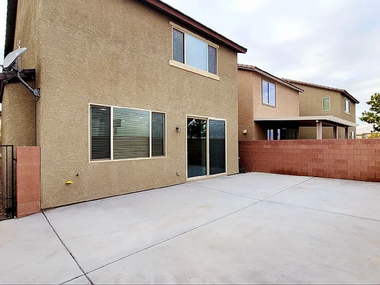8518 Genesee Ct — Photo 30