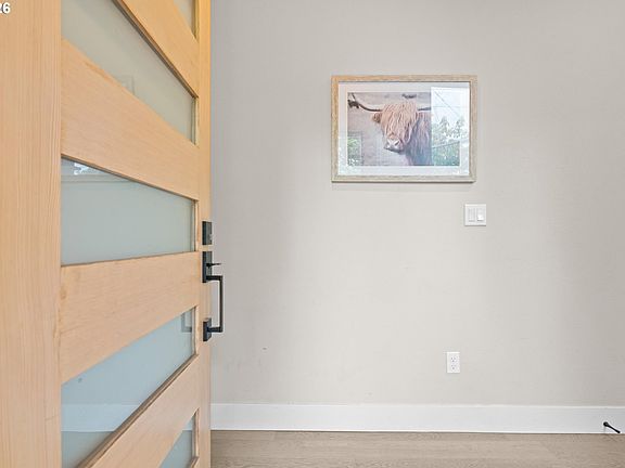 5th image of 2885 NE Couch St