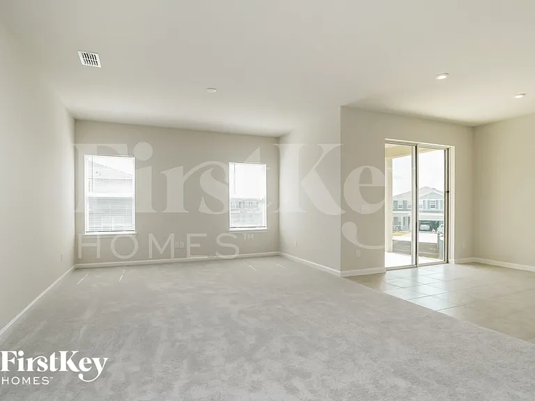 3058 Hill Point St — Photo 5