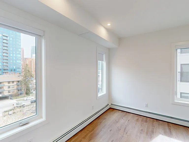 526 15th Ave SW — Photo 12