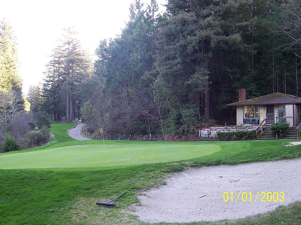 2nd image of 107 Lake Dr #8