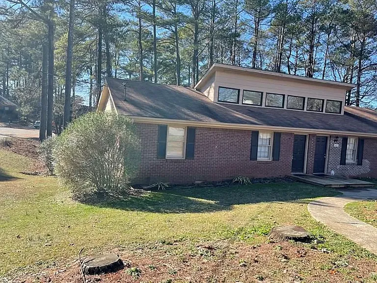 425 Charleston Ln — Photo 14