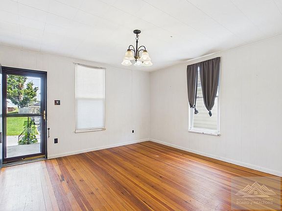 5th image of 205 N 3rd St