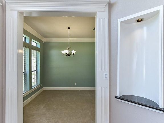 4th image of 9 Rogers Ct