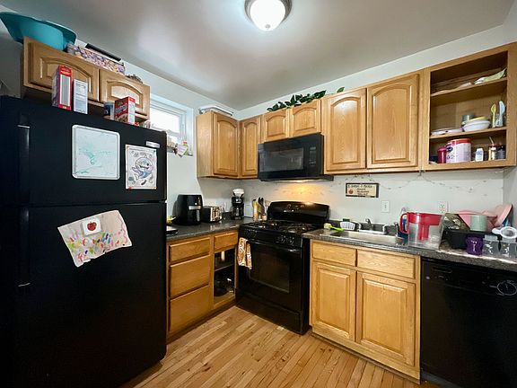 5th image of 1436 S Broad St Floor 1
