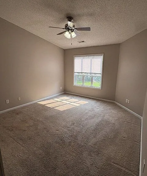 120 Breezewood Dr — Photo 17