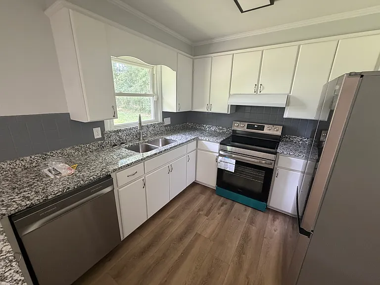 508 Lagrand Dr — Photo 3