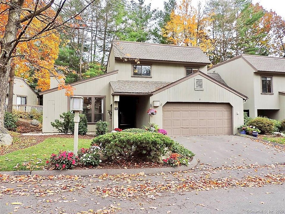 1st image of 8 Applewood Ln #8
