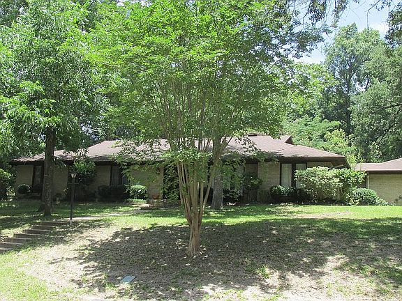 3rd image of 1827 Sheffield Dr